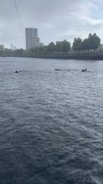 This morning’s intro to open water swimming @salfordwsc had a traditional Mancunian welcome to open water swimming ☔️ well done and welcome to the open water community 😁! We’ll be back on Tuesday with more open water coaching. For more info see salfordwatersports.com #openwaterswimming #openwaterswimmingcoaching #salfordquays #mediacityuk #manchester